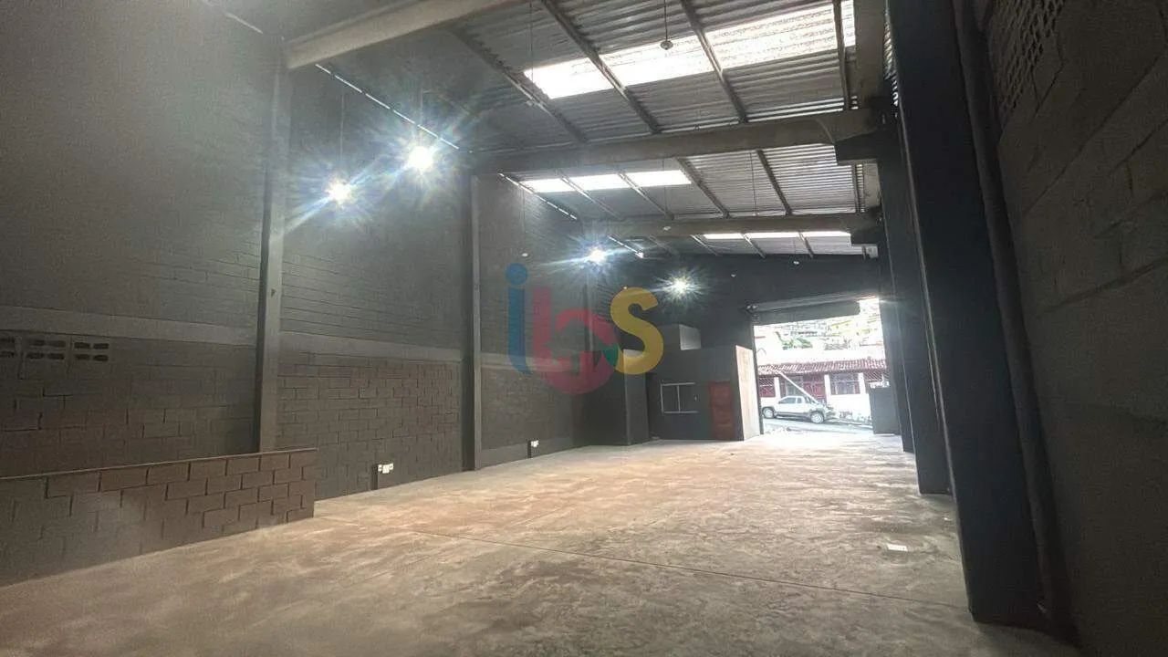ALUGA-SE GALPÃO COMERCIAL NA AV. ITABUNA - Foto 4