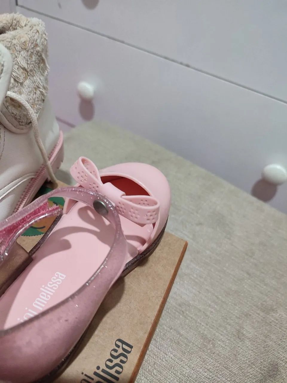 1 bota da molekinha e uma melissa rosa com glitter. Tamanho 24  - Foto 4