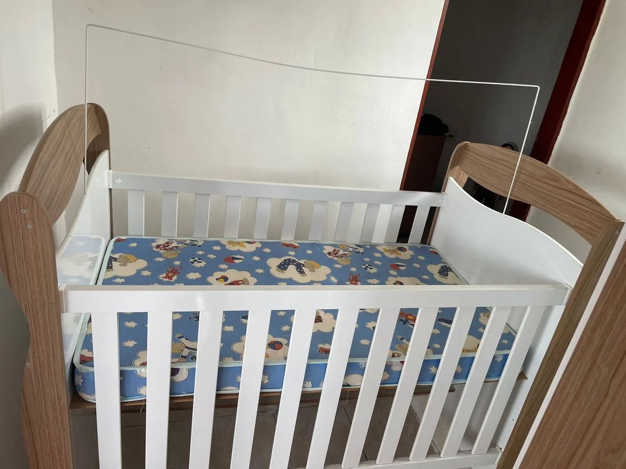 Vende - se berço em ótimo estado, nunca usado 