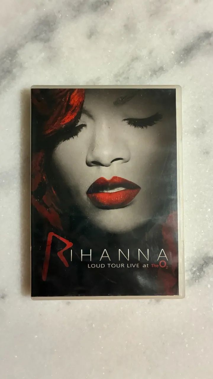 Rihanna - LOUD Tour