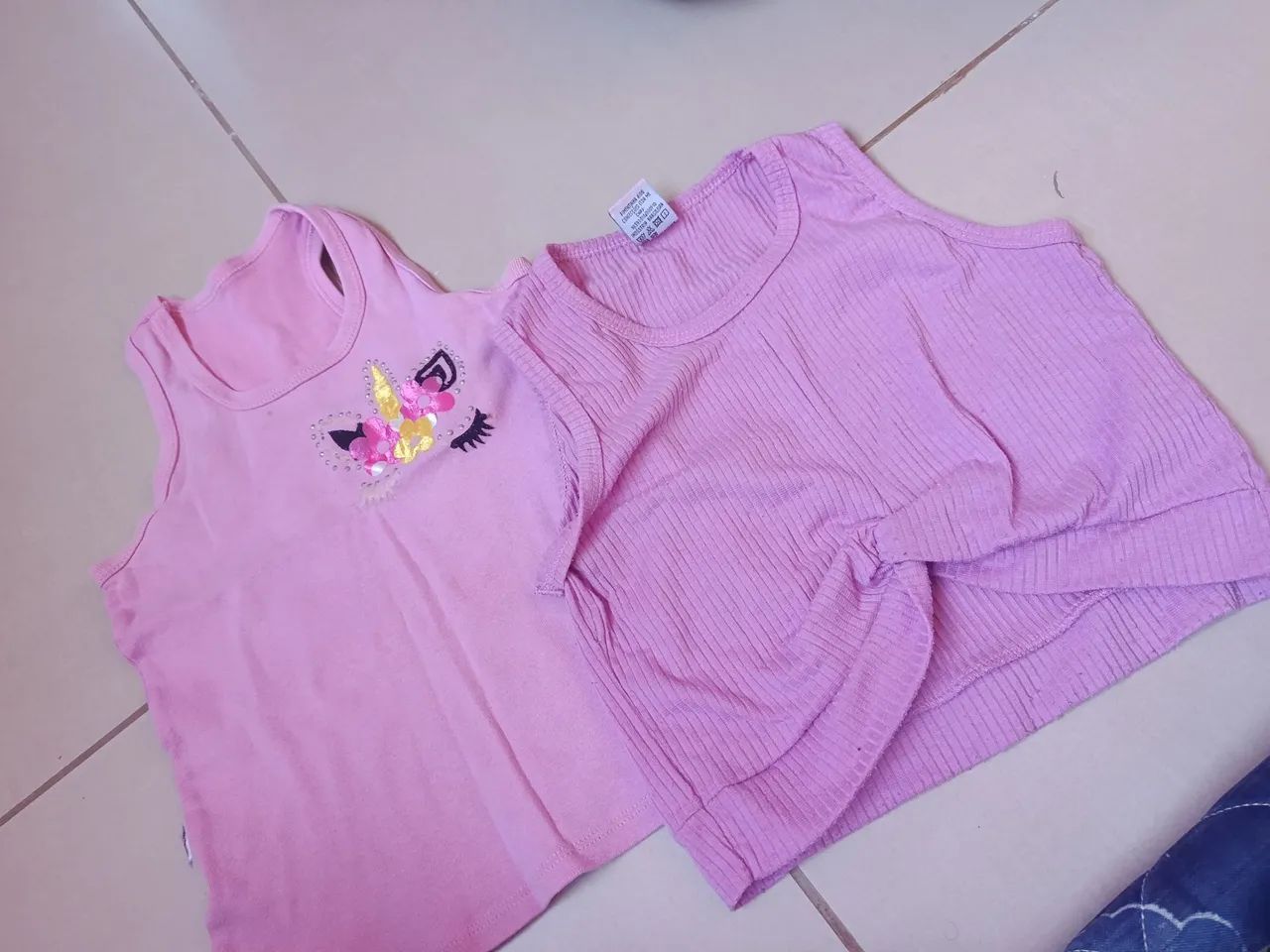 Lote roupas novas e semi novas mais de 100 peças e tem Jean novas - Foto 2