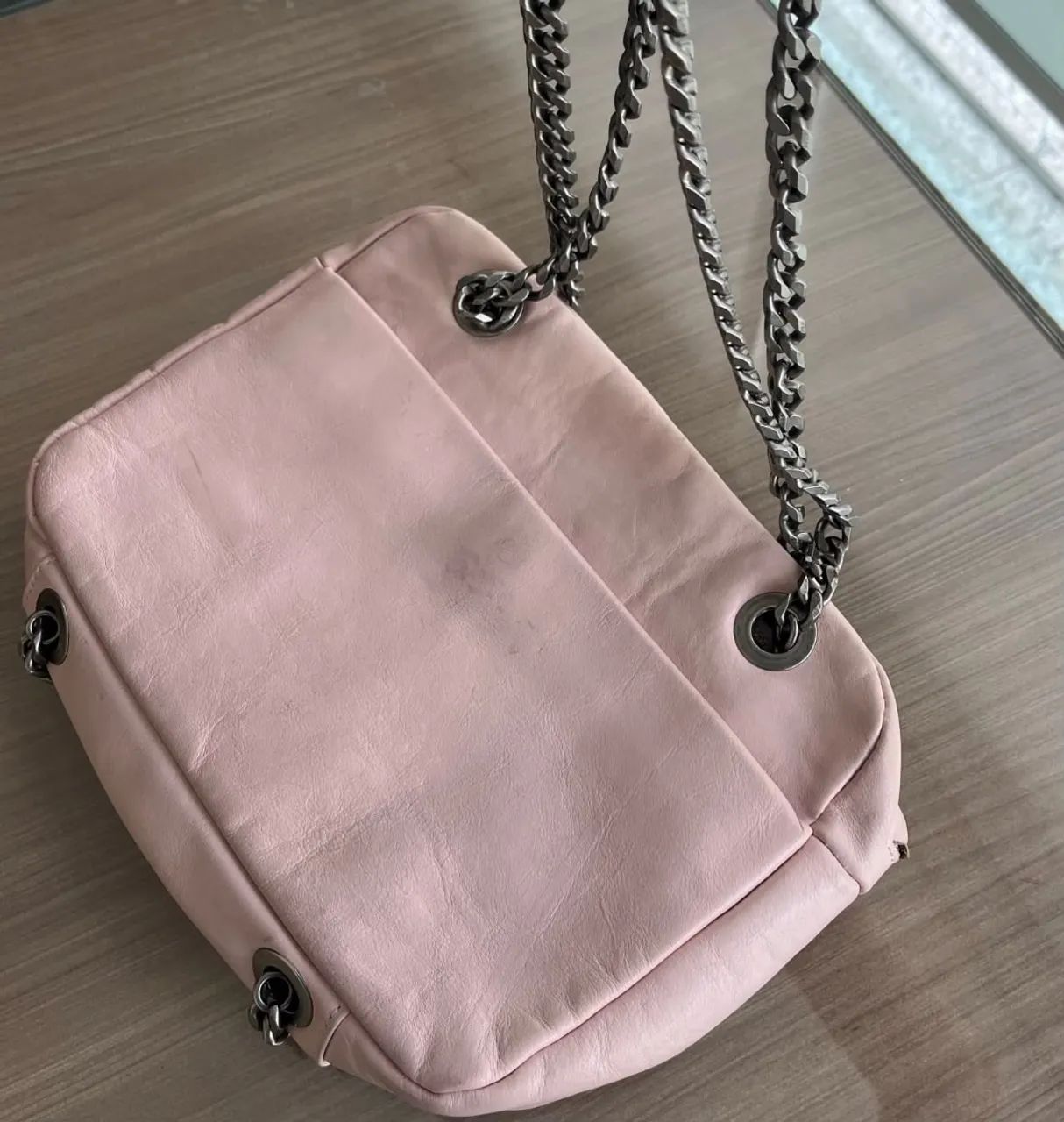 Bolsa couro rosa e correntes Zara - Foto 4