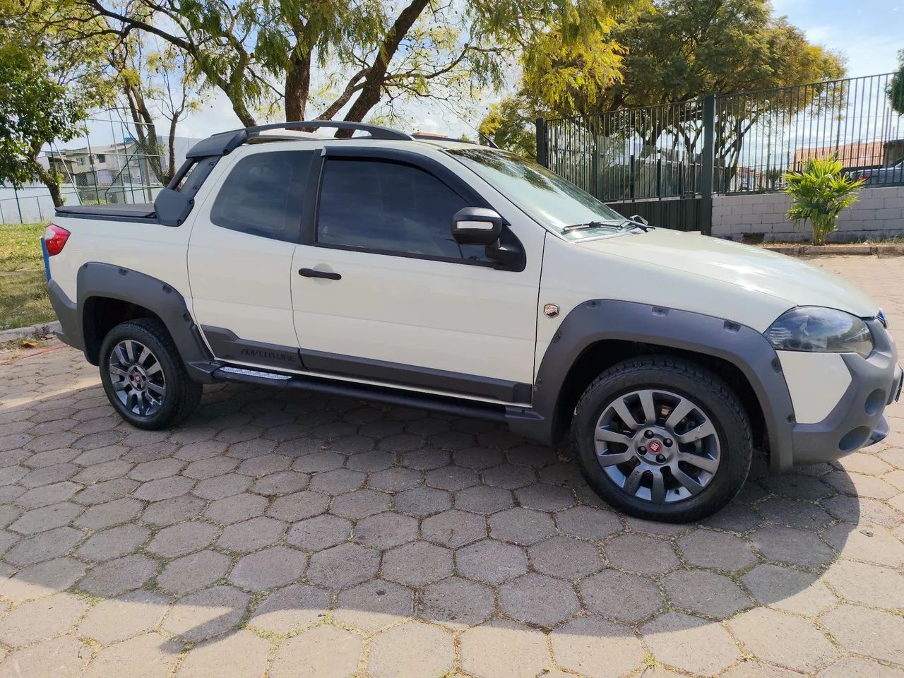 Fiat Strada Adv.ext./ Ext. 1.8 Locker Flex CD 2016 - Foto 5