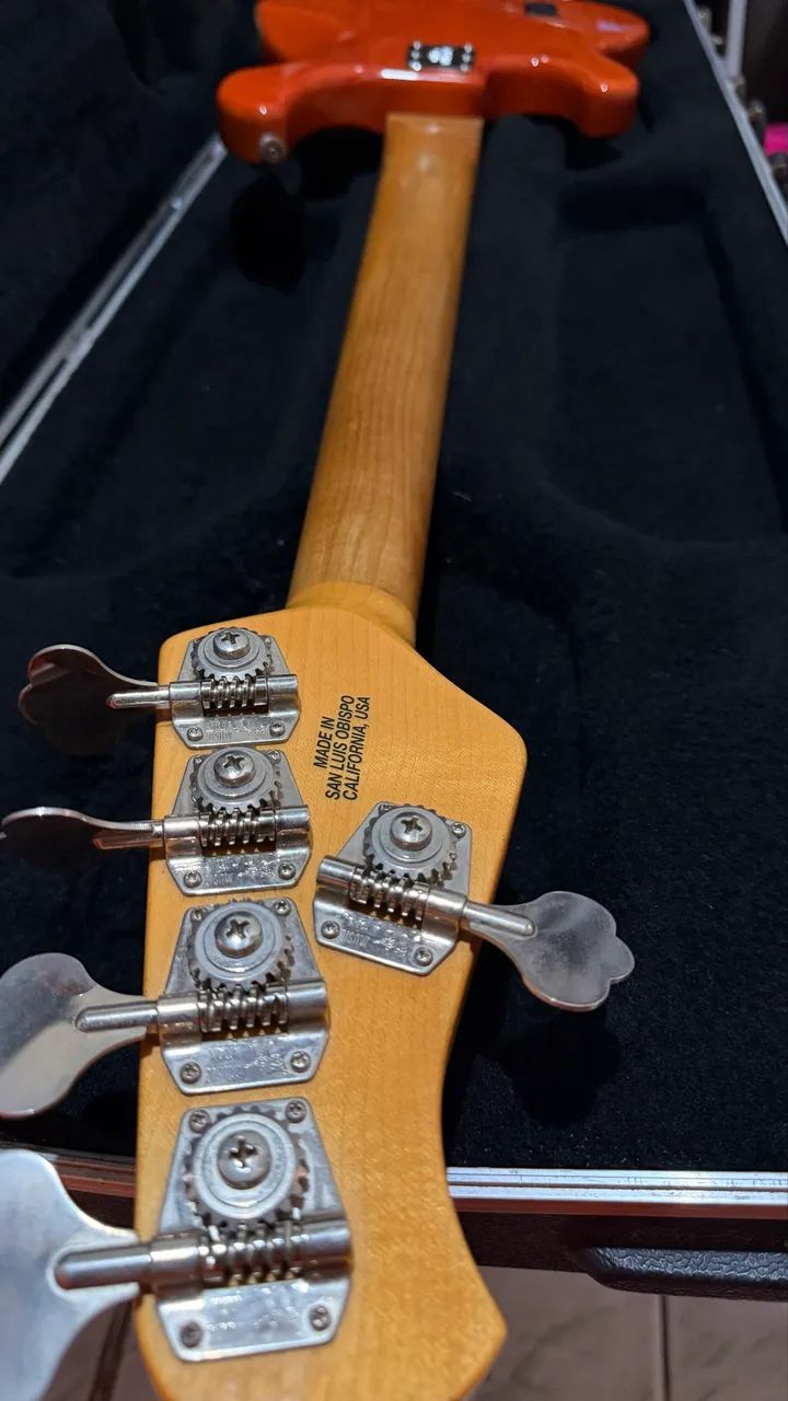 Baixo Musicman Stingray  - Foto 3