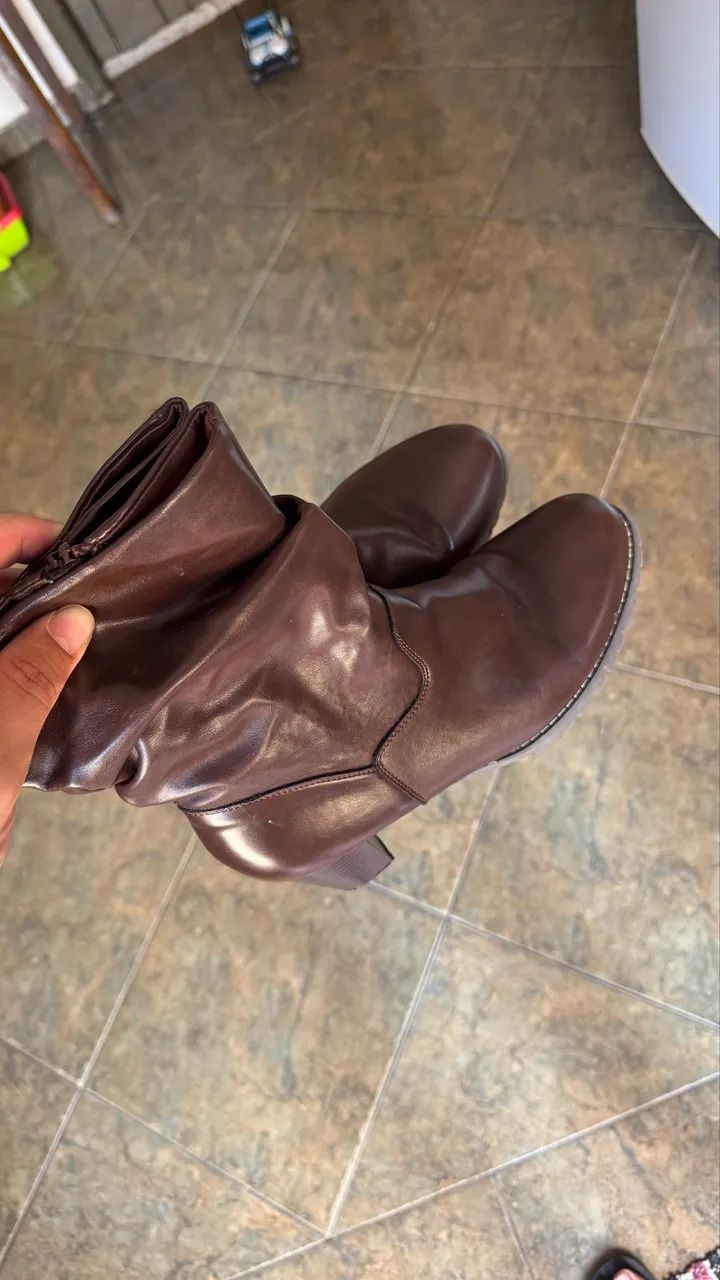 Bota Feminina Marrom - Foto 2