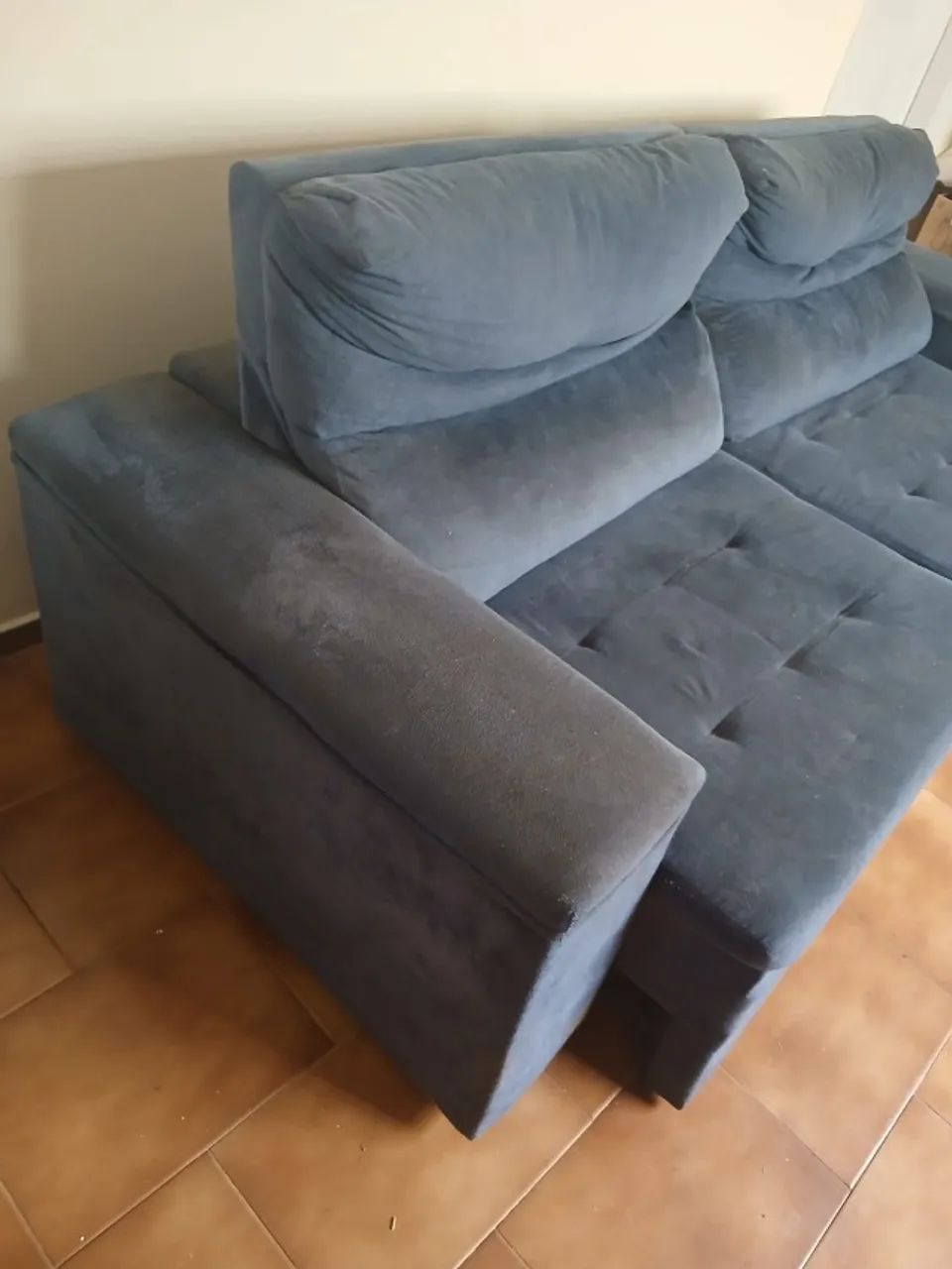 Sofá azul retrátil e reclinável de 2 lugares - Foto 4