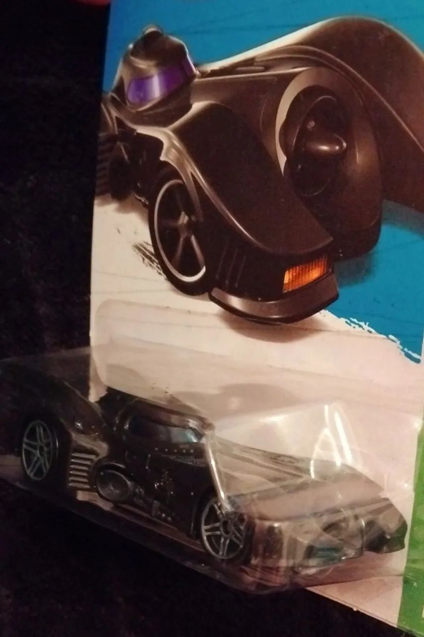 Carrinho da hot wheels BATMOBILE  - Foto 4