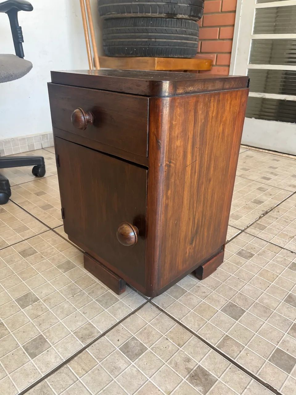 Criado mudo de madeira maciça  - Foto 4