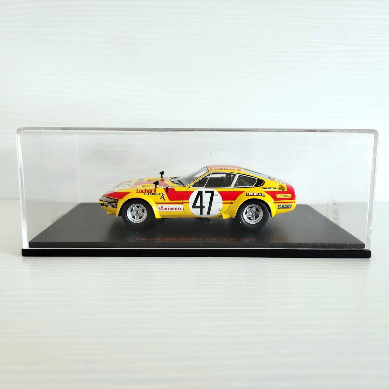Ferrari 365 Gtb/4 Daytona Le Mans 1975 - Red Line 1:43 - Hobbies e