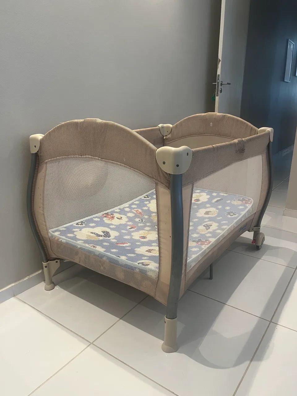 Berço Burigotto- cor bege completo  - Foto 3