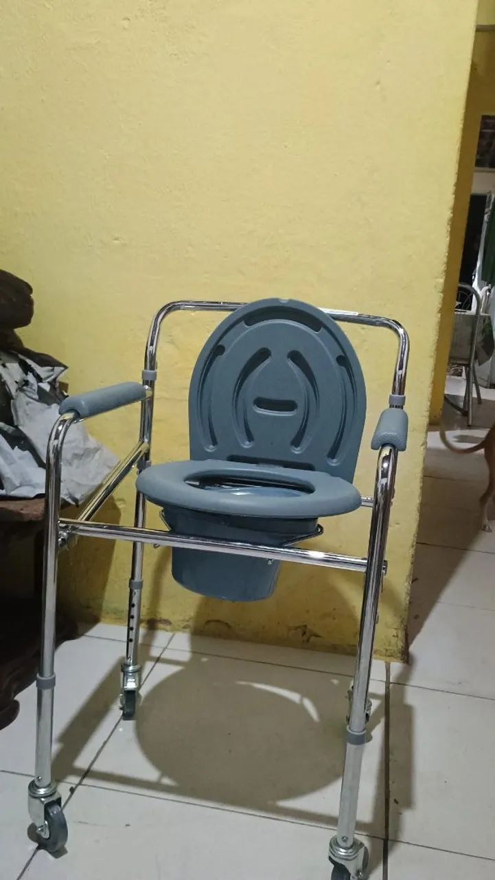 Cadeira Higiênica  - Foto 2