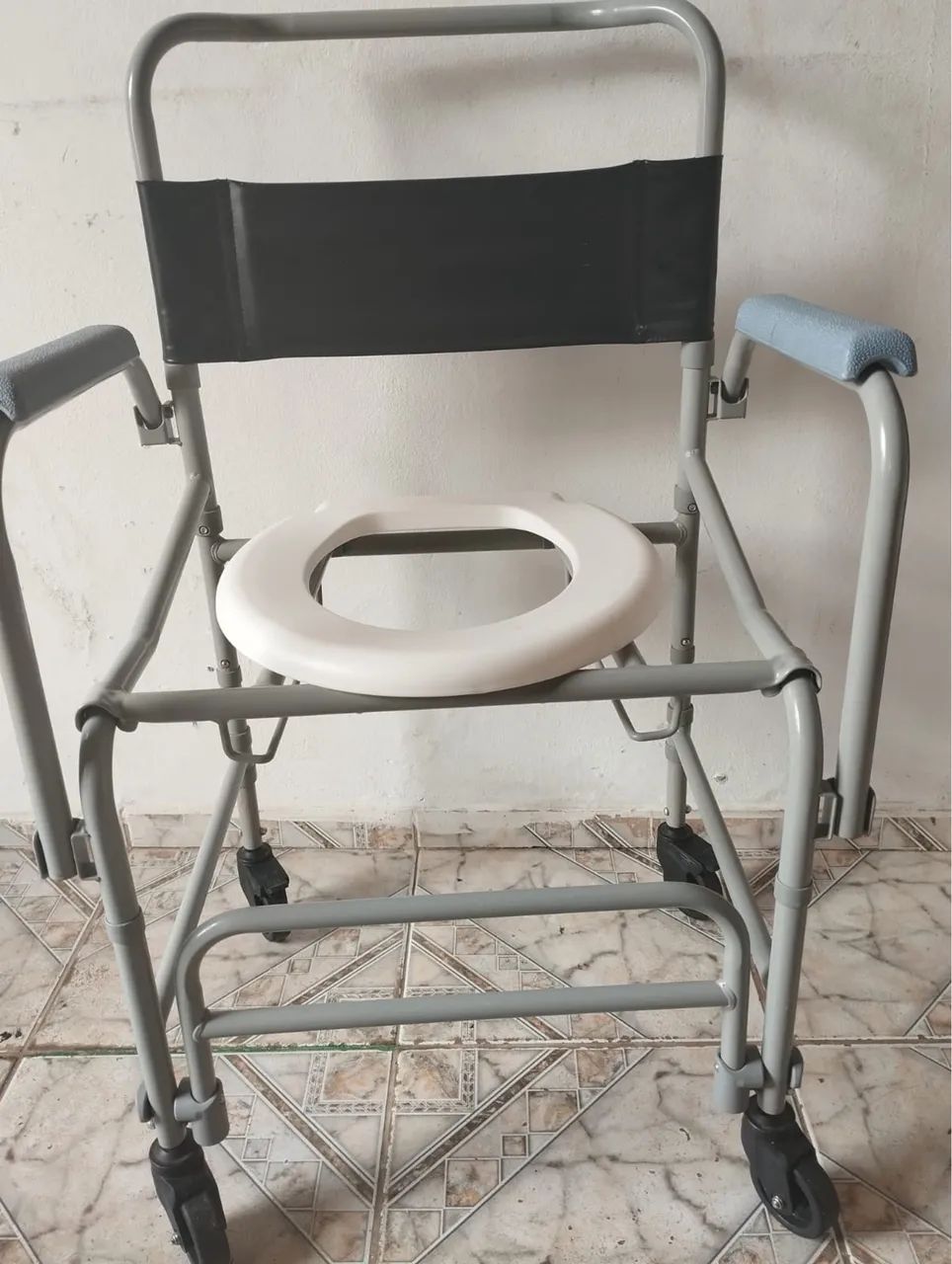 Vendo cadeira de banho  - Foto 3