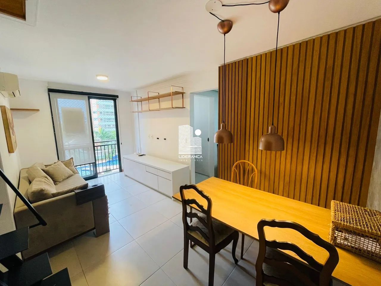 APARTAMENTO 02 DORMITÓRIOS NO BAIRRO TRINDADE