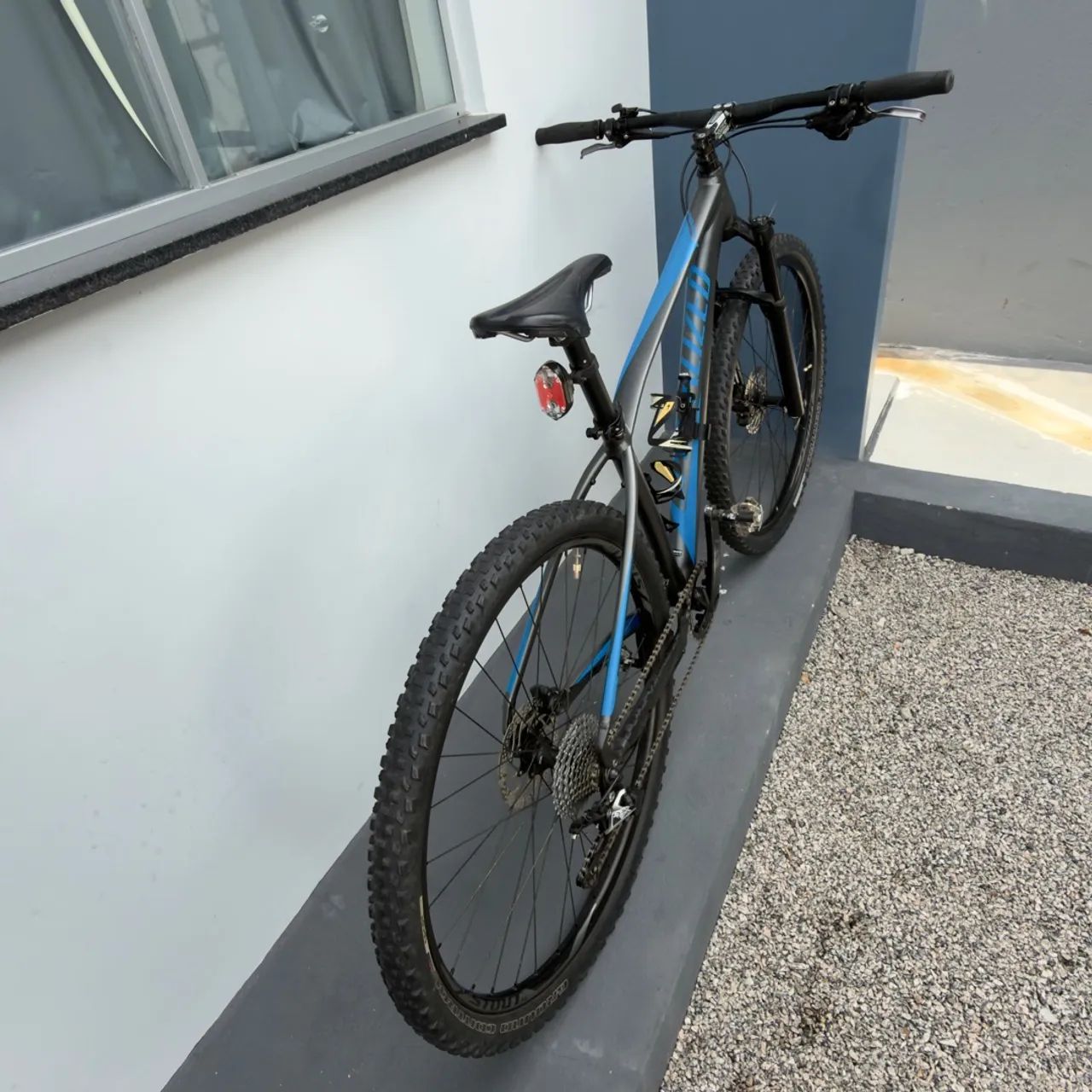 Vendo bicicleta specialized aro 29 em ótimo estado  - Foto 2