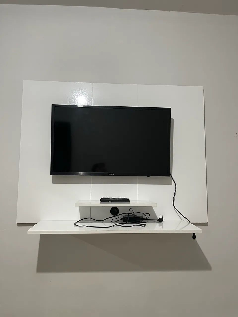 Tv 32 polegadas com painel junto 