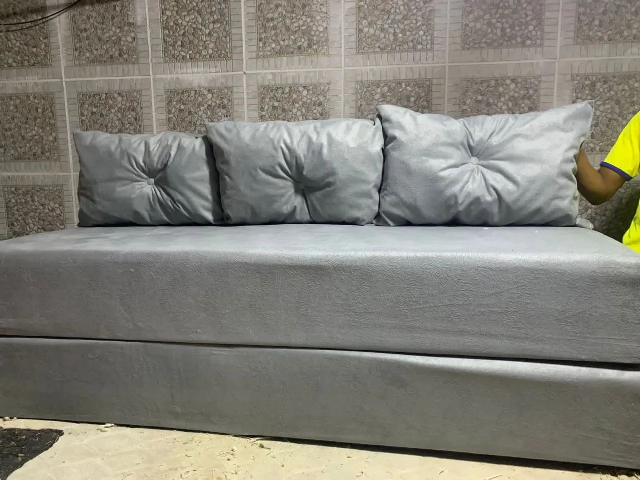 Sofa cama 3 almofadas de fábrica  - Foto 3