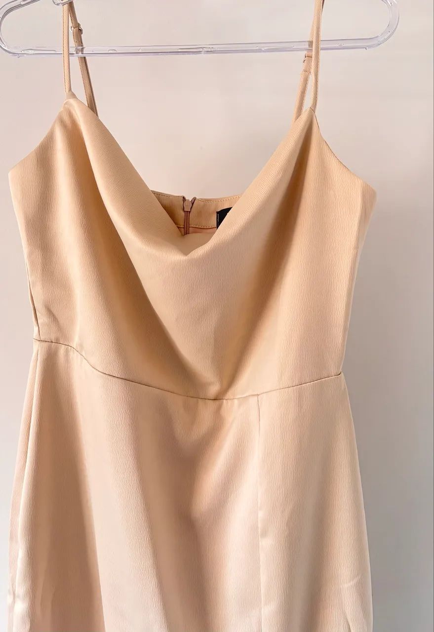 Vestido de festa bege tamanho 40