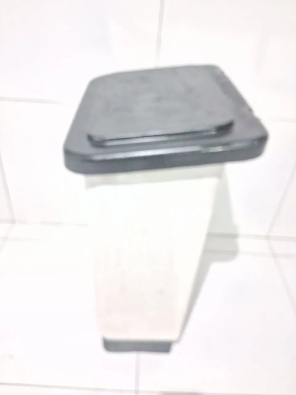 Lixeira 200 litro toda perfeita 120 preco negociavel - Foto 4