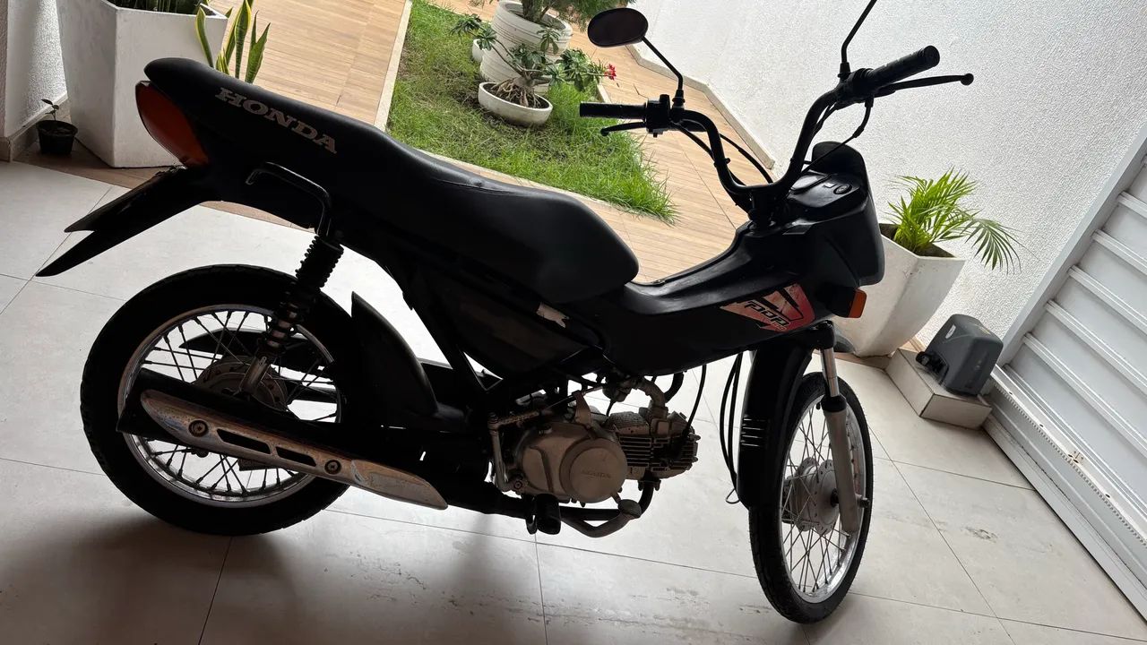 Moto Pop 2012 preta conservada 