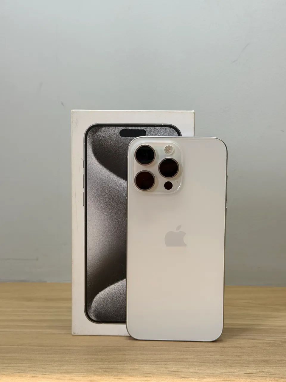 iPhone 15 Pro Max 256gb Branco Titanium