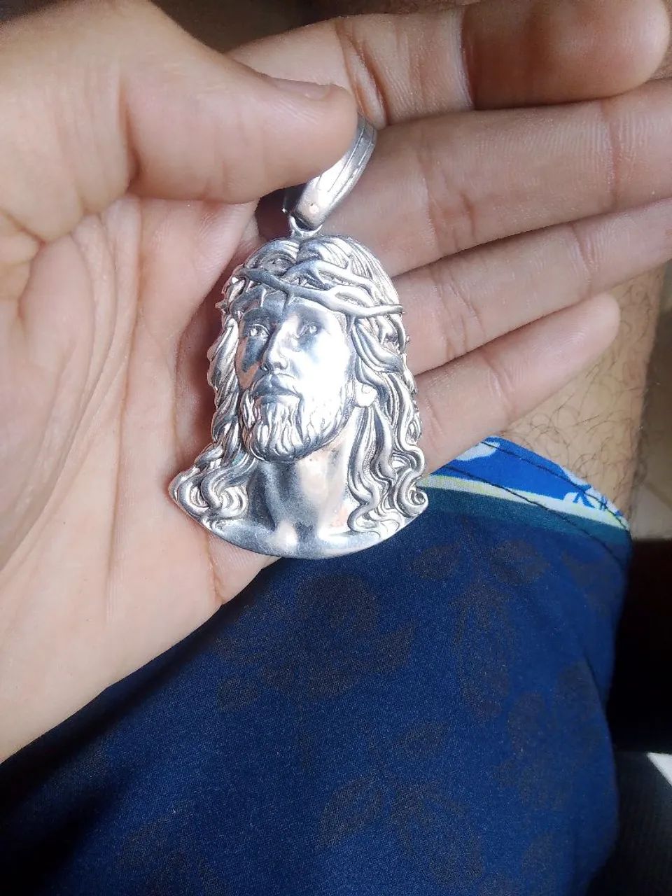 Vendo pingente de prata Jesus Cristo 3D - Foto 2