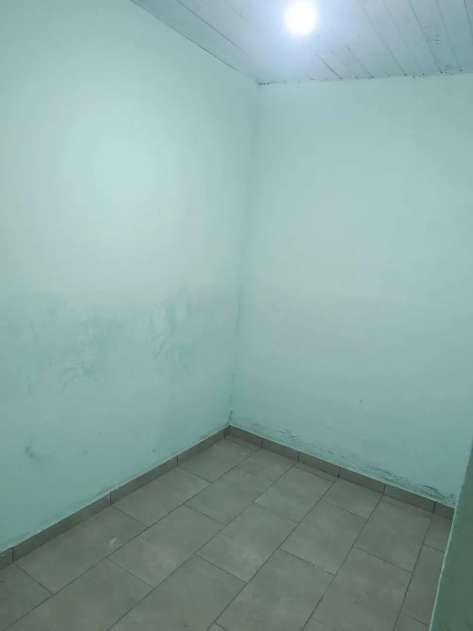Quitinete como ou sem móveis. 