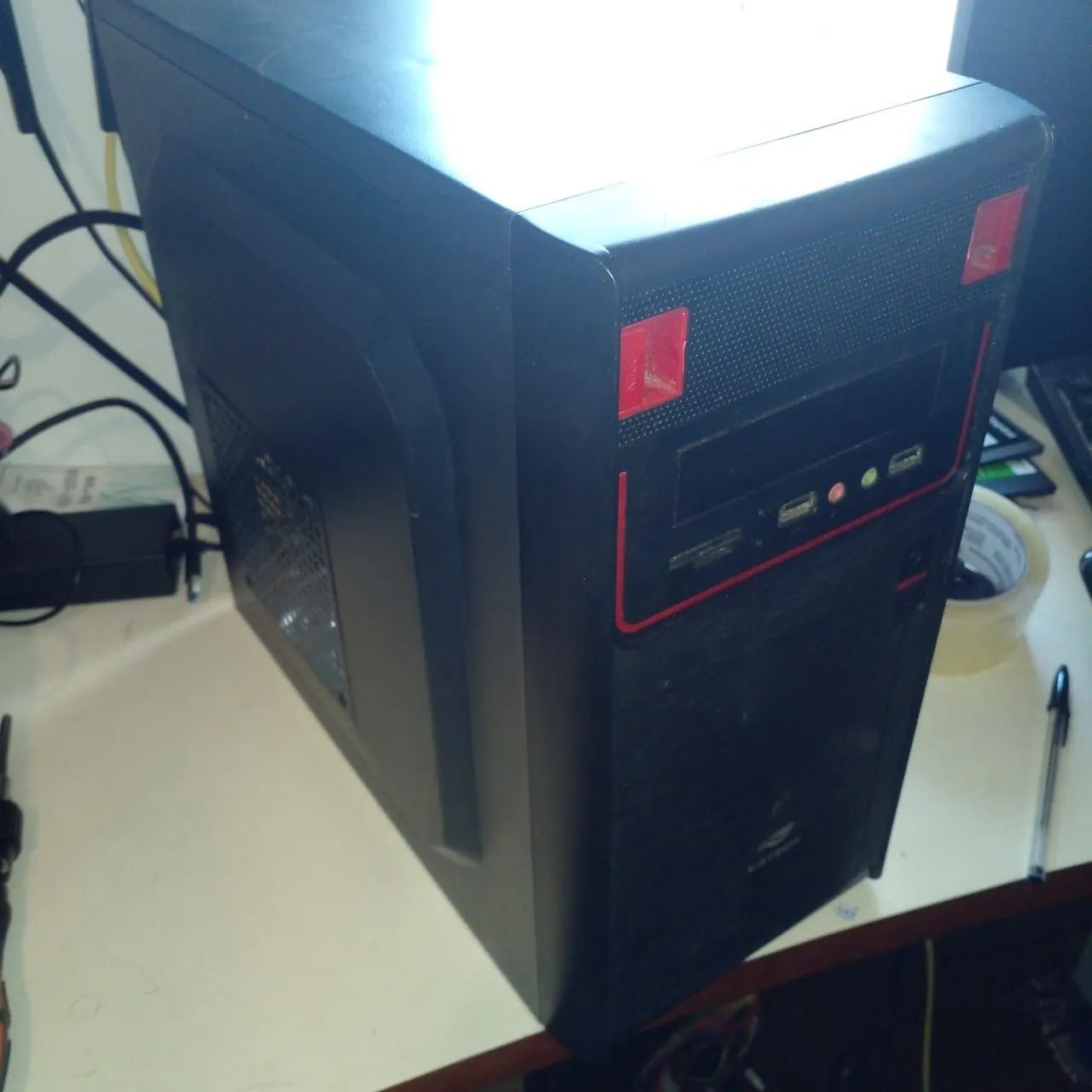 GABINETE PARA COMPUTADOR - C3 TECH - M-ATX