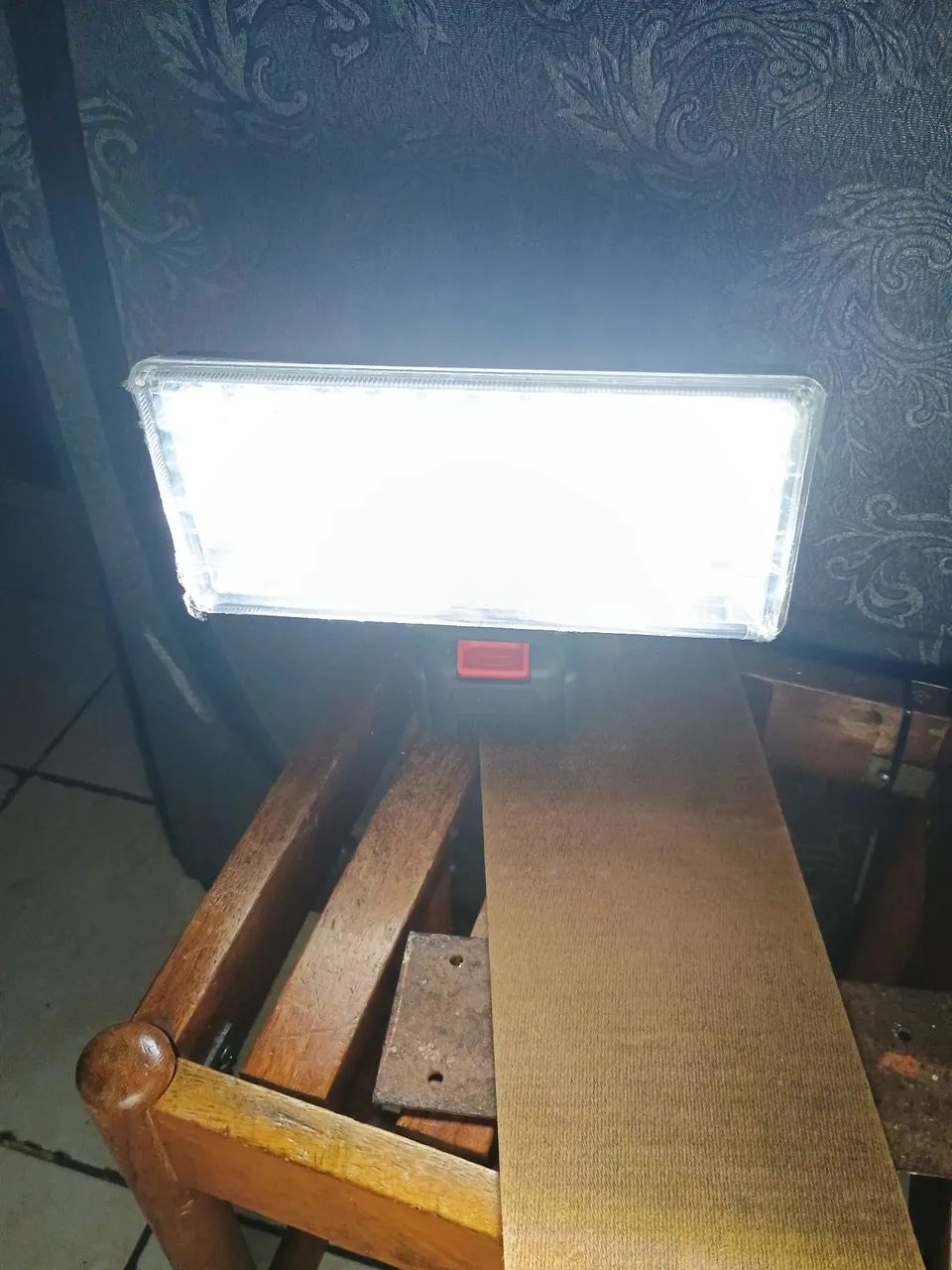 Luminária, lanterna, farolete 84 leds a bateria  - Foto 4