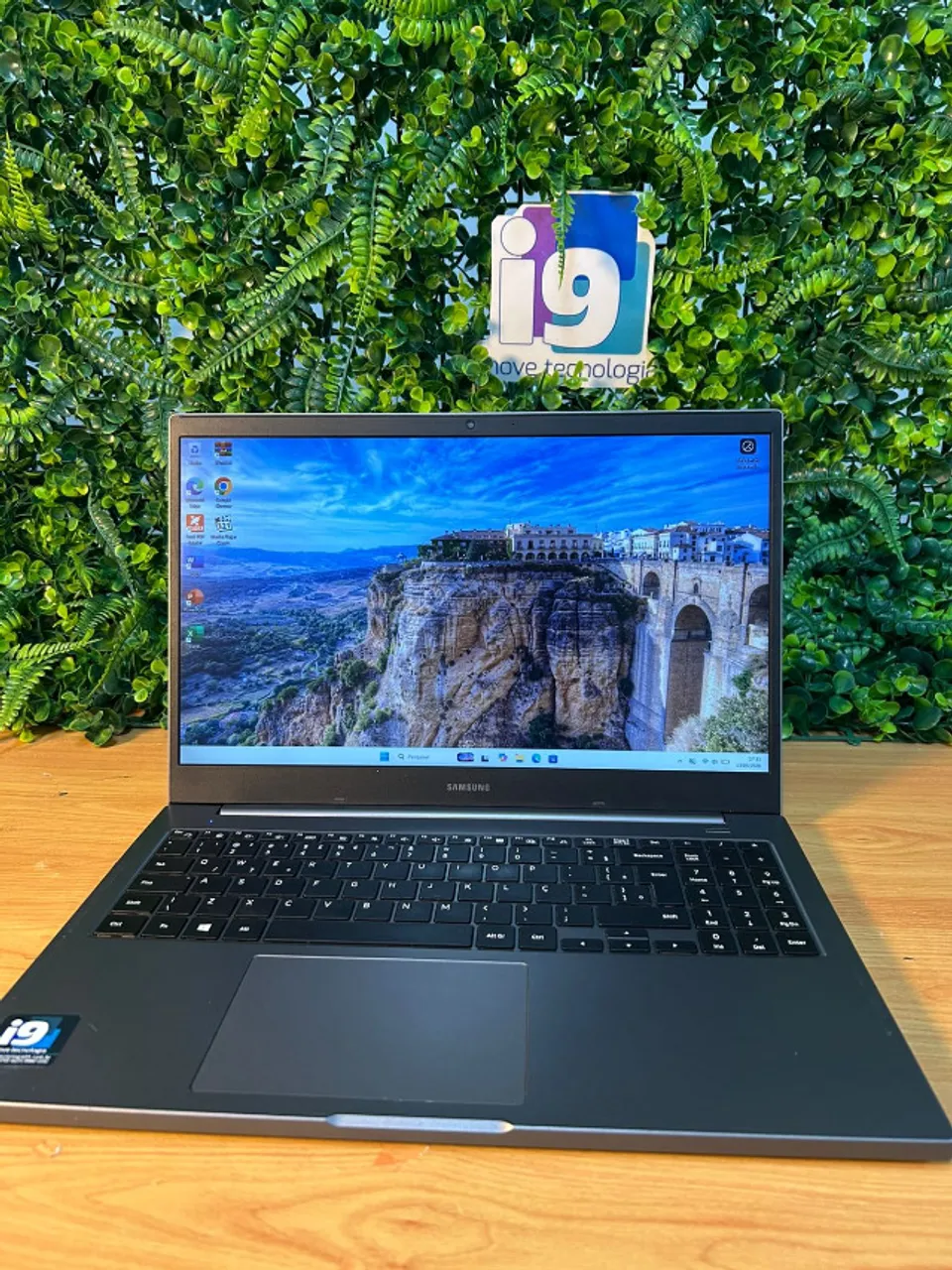 MacBook Air M3 Midnight 8gb / 256gb - 89% saúde - Notebooks