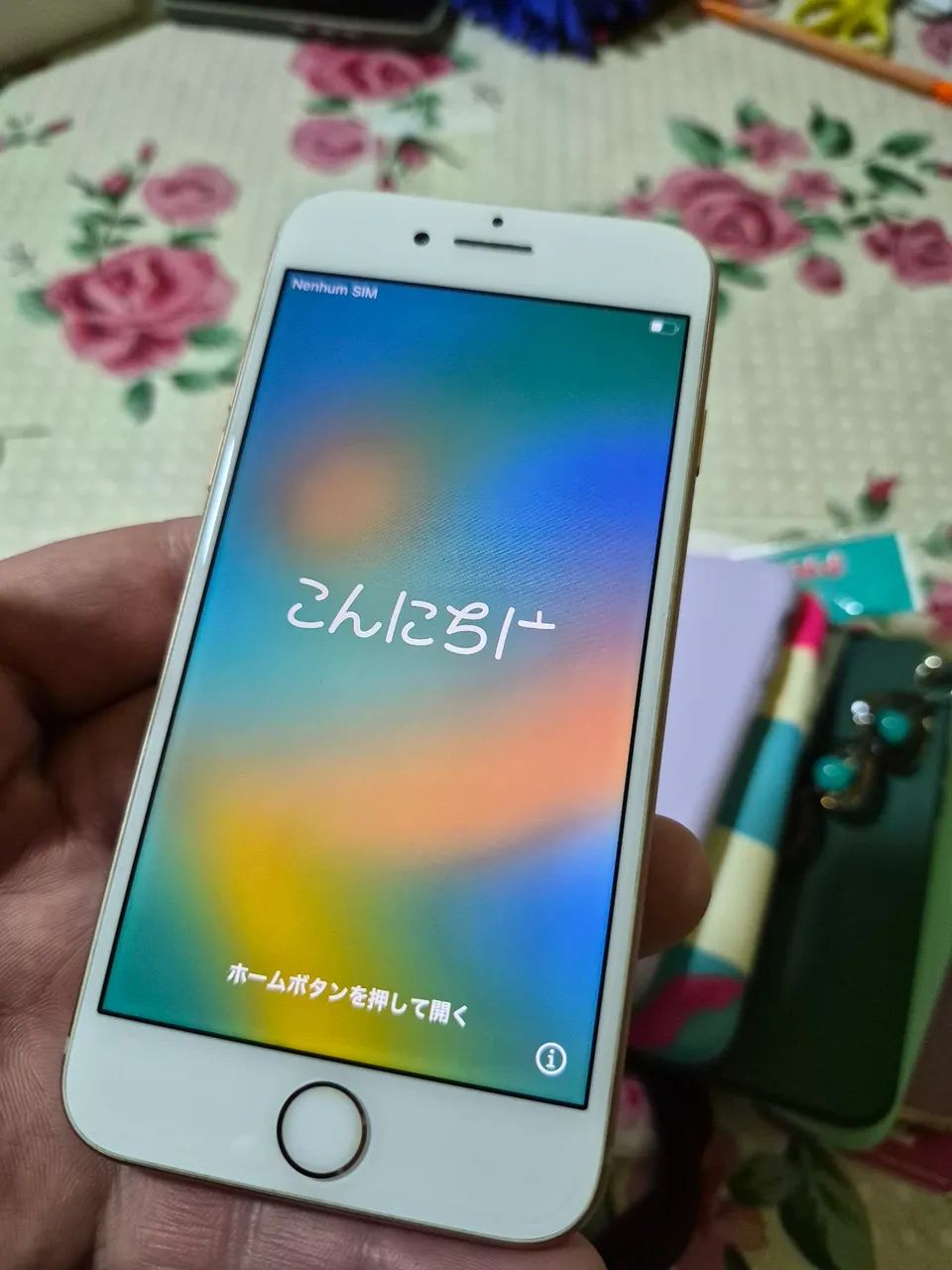 iPhone 8 64GB com caixa, carregador e capinhas  - Foto 4
