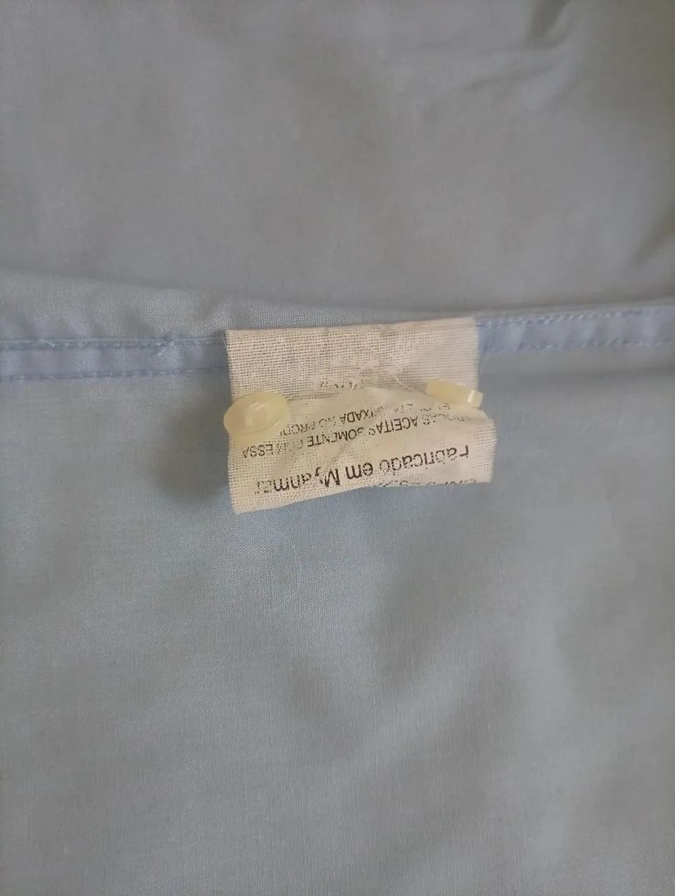 Camisa social slim azul clara super conservada - Foto 4