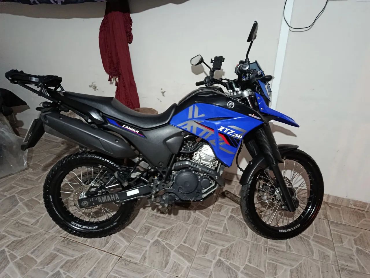 LANDER 250  