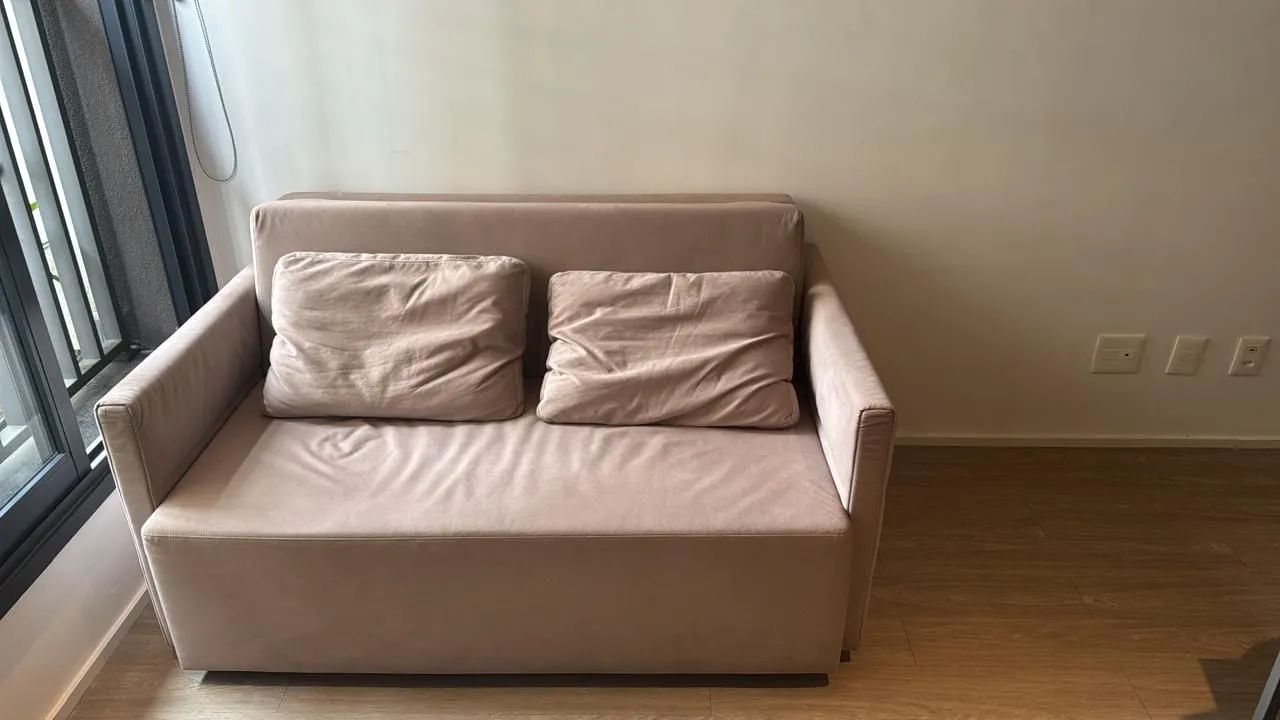 Sofá seminovo. Retrátil 