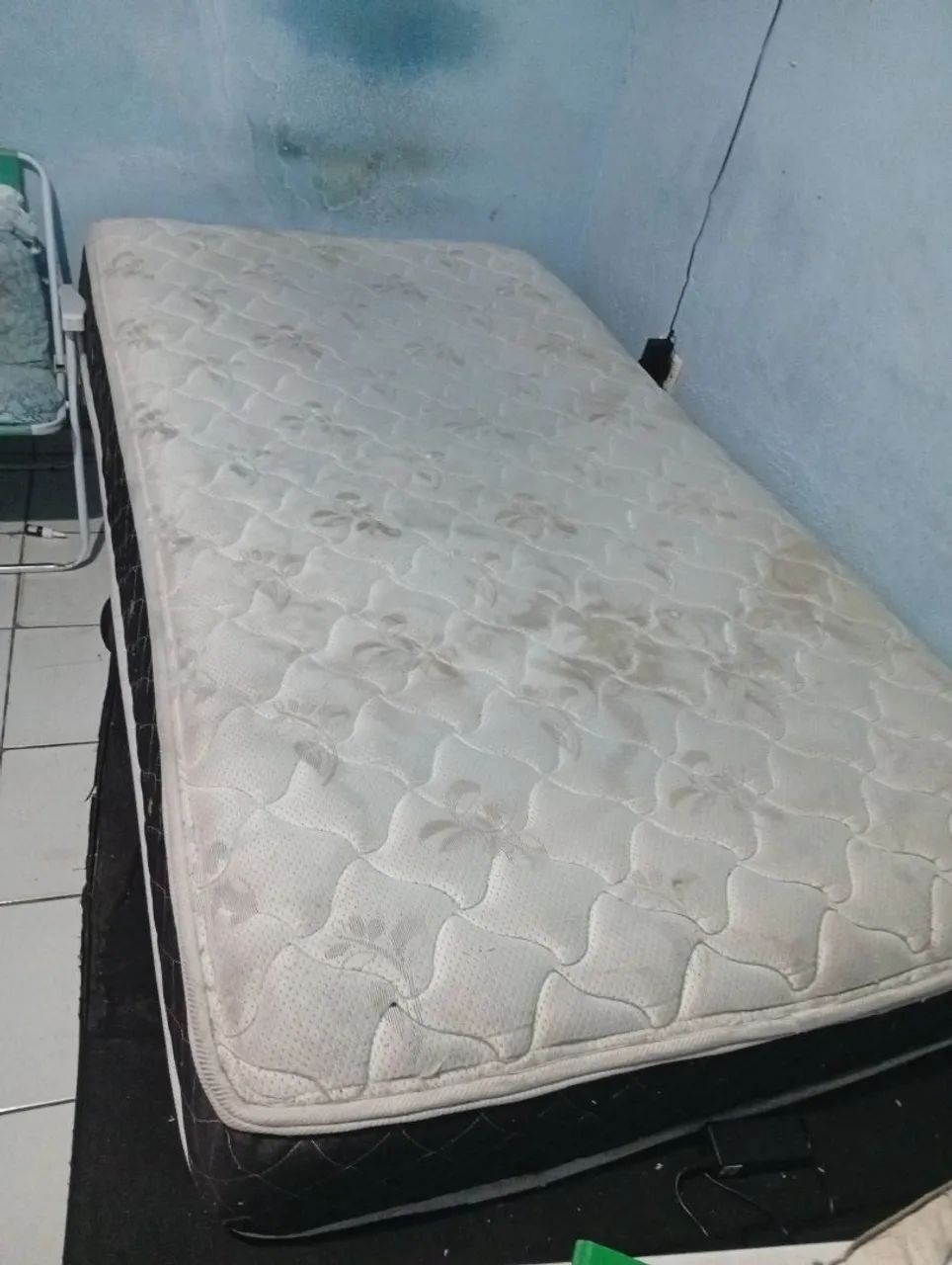 Cama solteiro como colchão de mola 