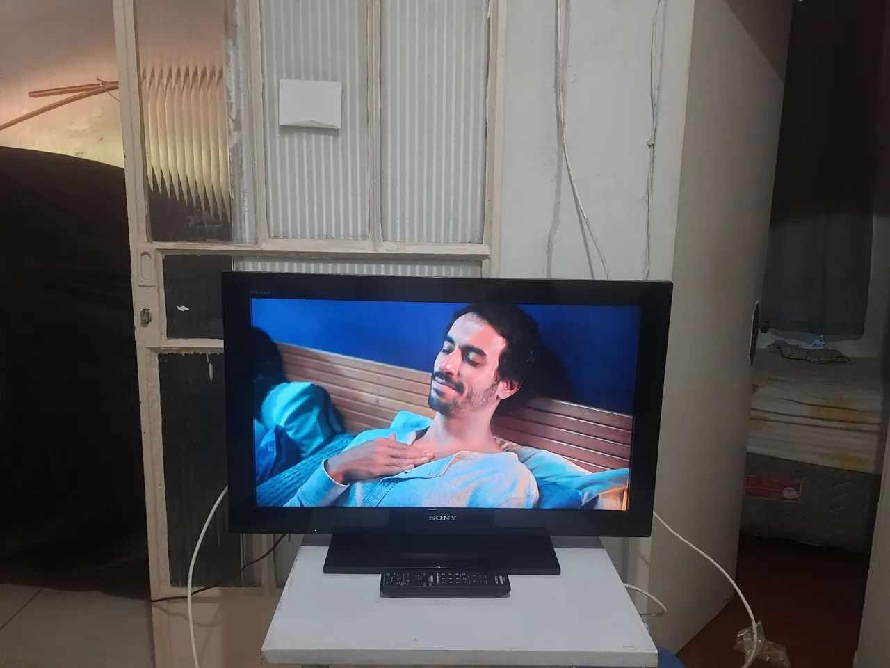 Tv 32 Sony com conversor digital integrado,controle, base  400,00