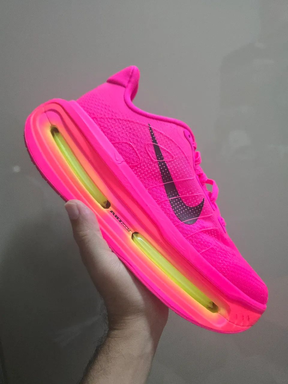 Vomero Premium Hyper Pink Black 41