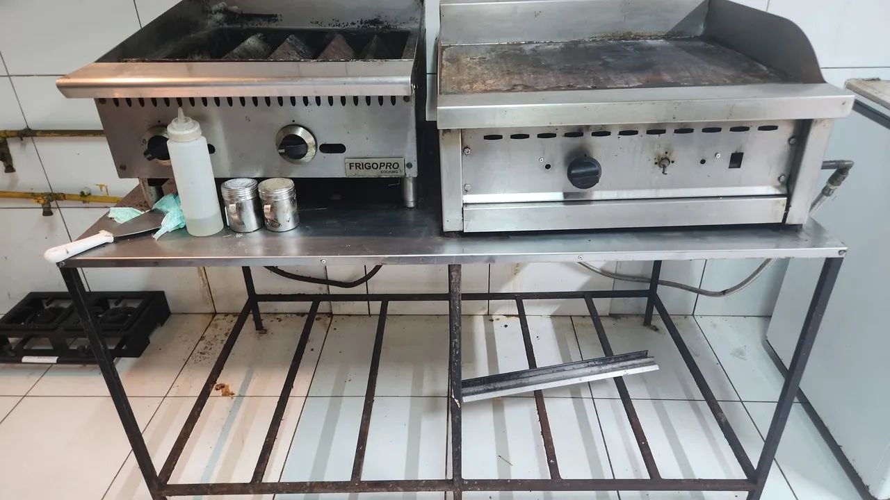 FRITADEIRA - FORNO DE PIZZA -  FREEZER - COIFA - CHAPA - CHARBROILLER - ESTANTES EM AÇO. - Foto 3
