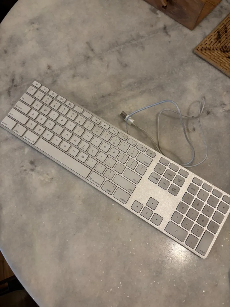 Teclado Apple Magic Keyboard com numérico Space Gray (A1843) UR019