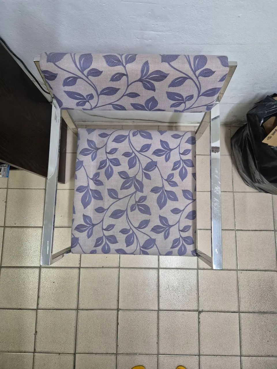 Par de Poltronas com estrutura de inox - Foto 3