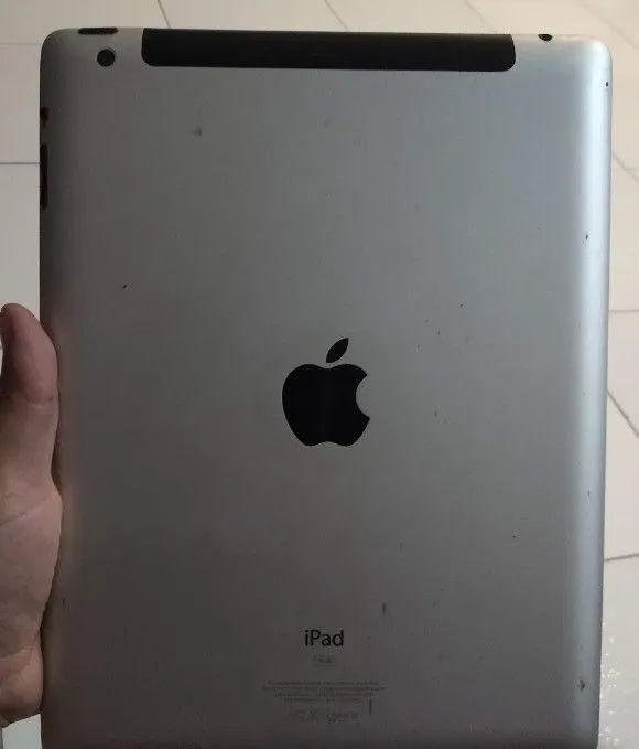 Tablet retirada de peças 