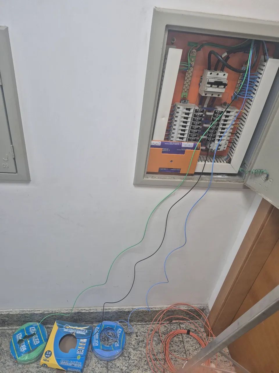 Elétricista Predial e Comercial  - Foto 3