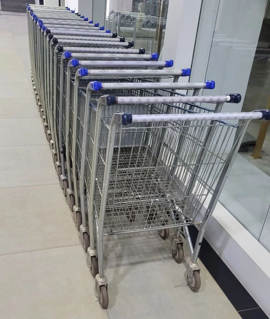 Lote com 130 Carrinhos de Supermercado 210 Litros - Rod-Car e Artefapi (Rodas Boas) - Foto 2