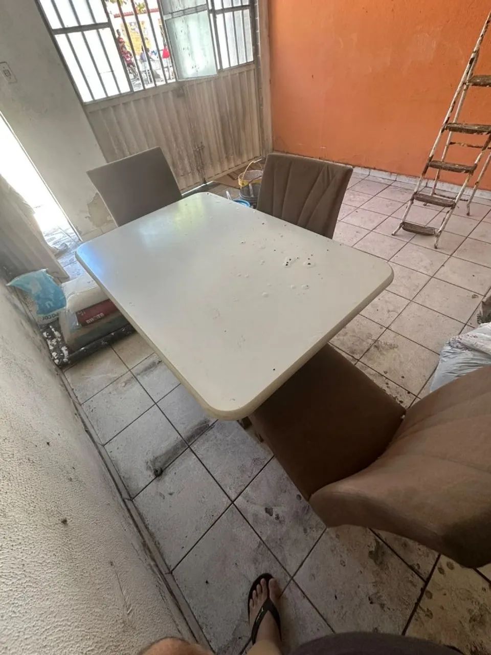 Mesa com cadeiras - Foto 3