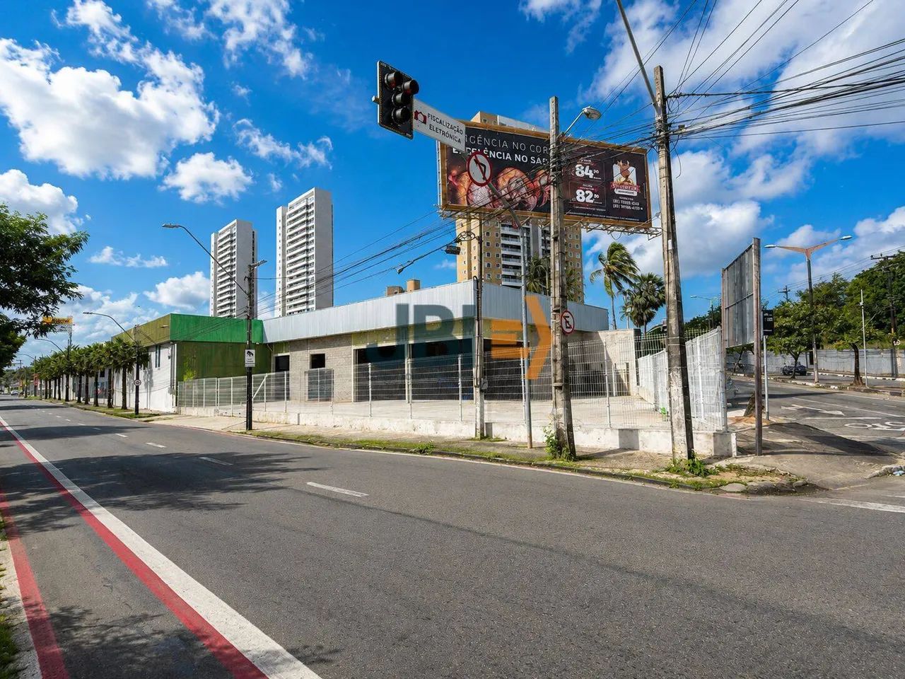 Galpão Comercial Amplo | Excelente Localização | Pronto para Operação