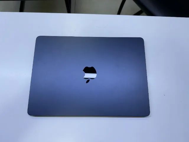 MacBook Air M2 13.6 8GB 256GB Midnight - Impecável, sem marcas de