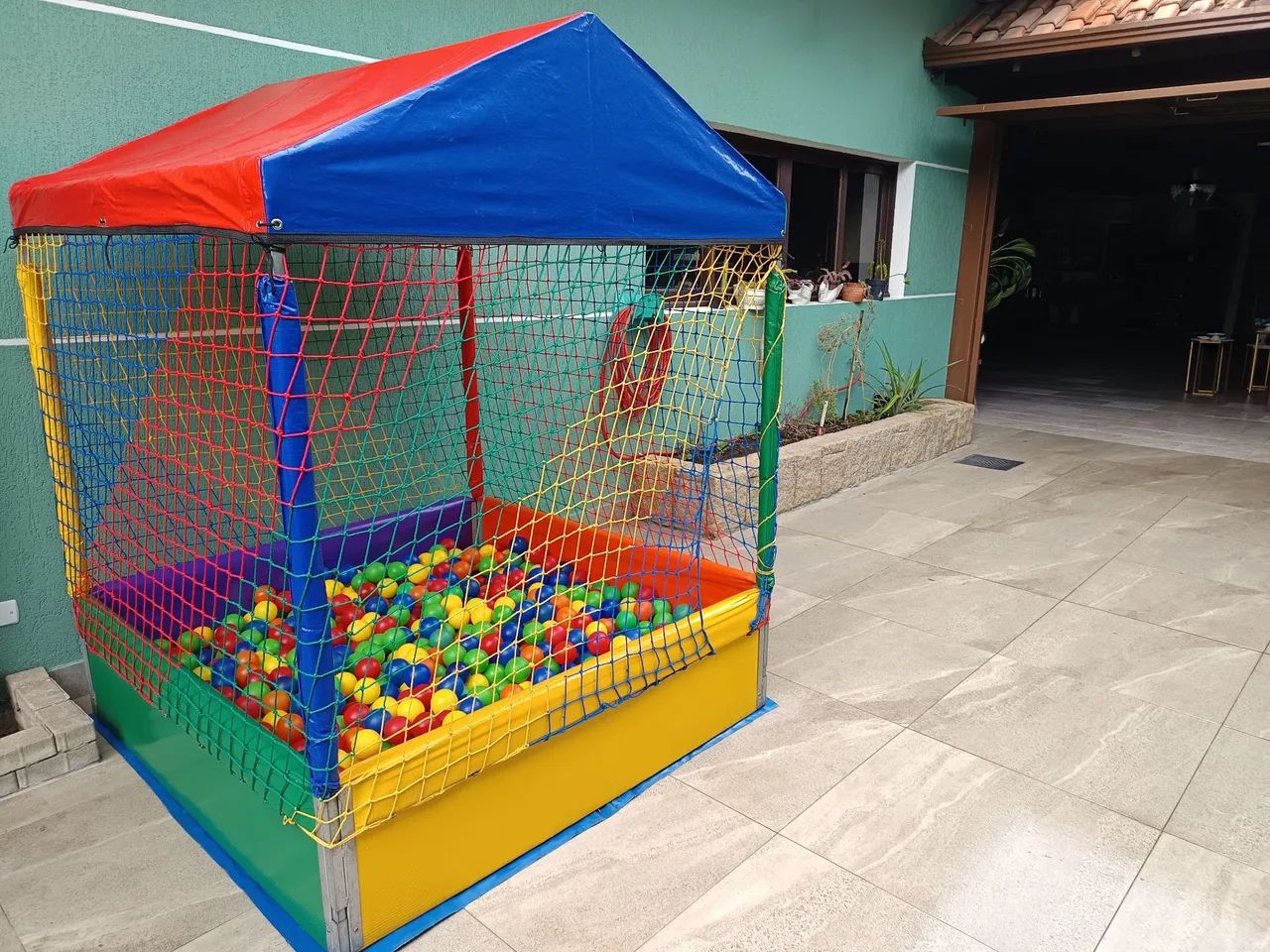 Cama elástica e piscina de bolinhas para locação  - Foto 2