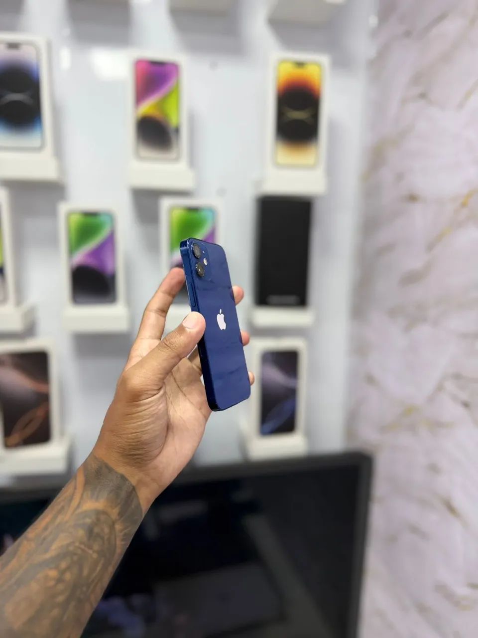 iPhone 12 MINI - 64GB AZUL ?1.399 - Celulares e Smartphones