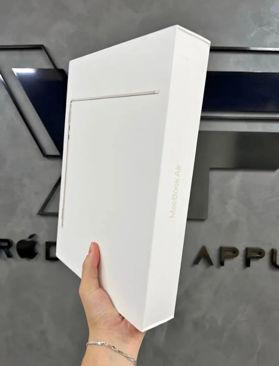 MACBOOK AIR M2 13 POLEGADAS 16GB RAM/256GB MIDNIGHT NOVO NA CAIXA