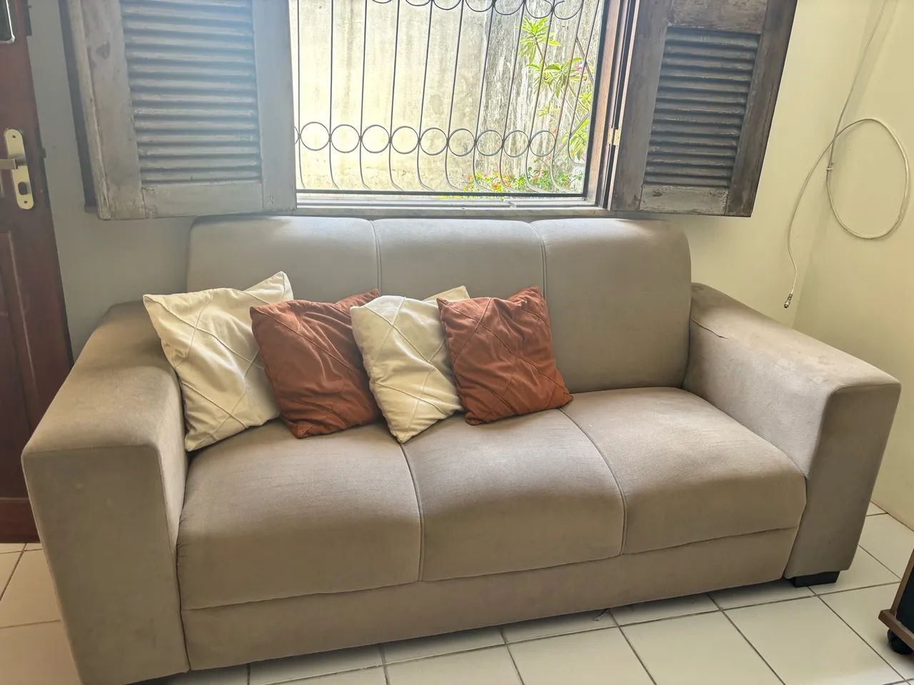 Sofá 3 lugares 
