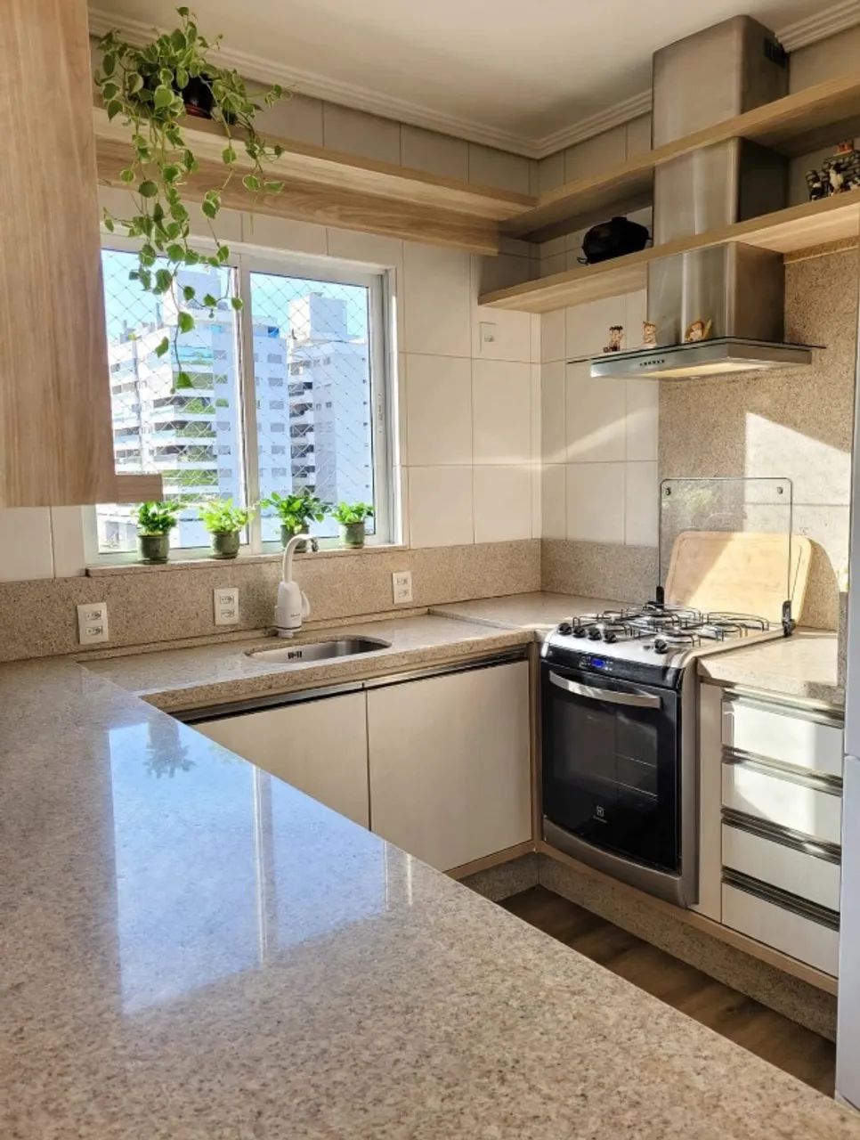Apartamento mobiliado 115m² centro de Santo Amaro da Imperatriz - Foto 2